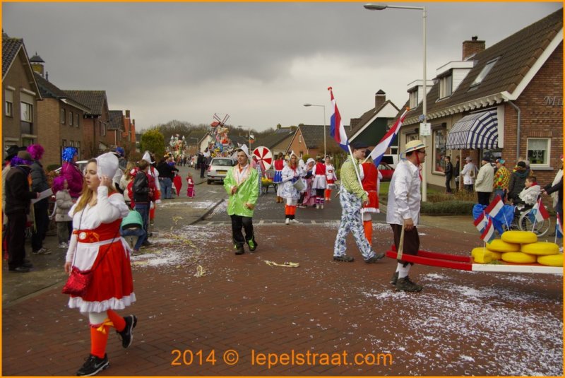 lepelstraatoptocht2014006.jpg