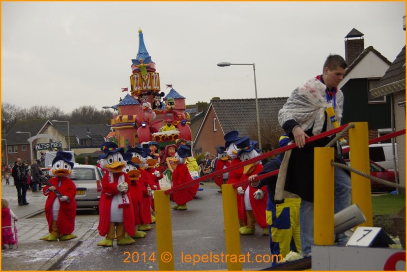 lepelstraatoptocht2014039.jpg
