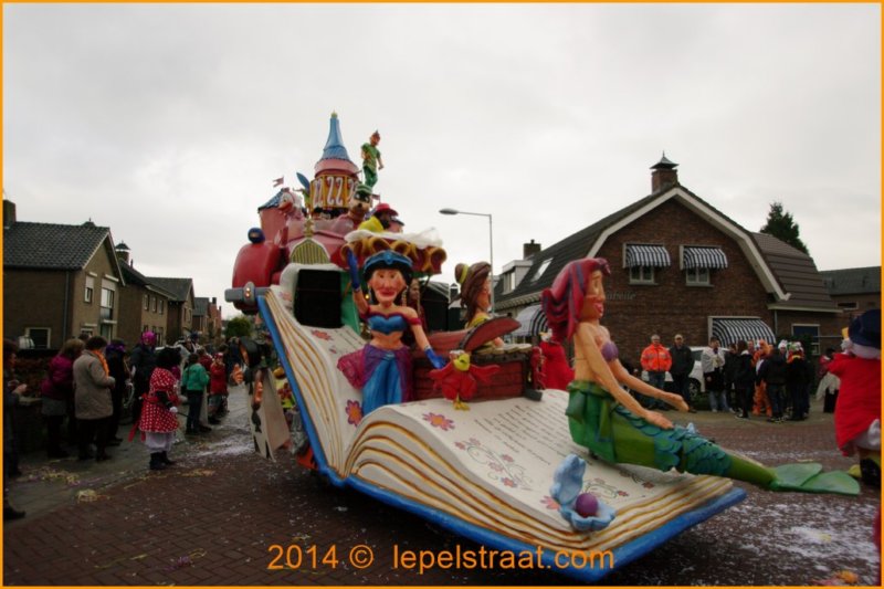 lepelstraatoptocht2014044.jpg