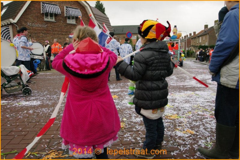 lepelstraatoptocht2014050.jpg