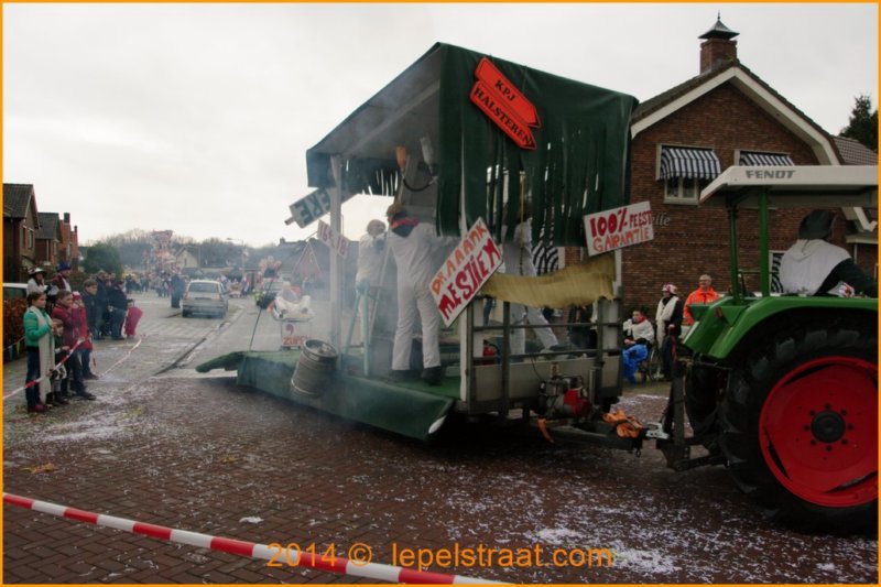 lepelstraatoptocht2014055.jpg
