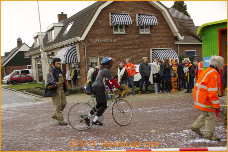 lepelstraatoptocht2014067.jpg