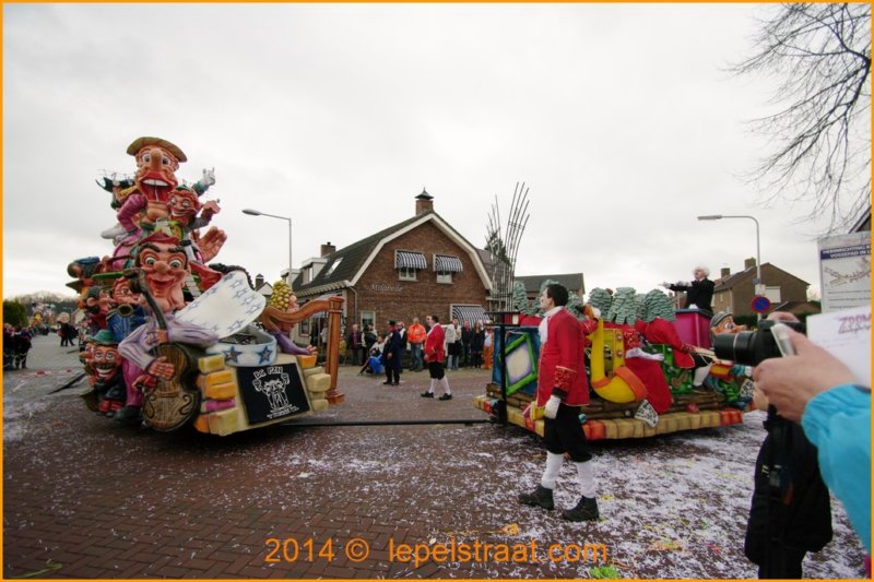lepelstraatoptocht2014077.jpg