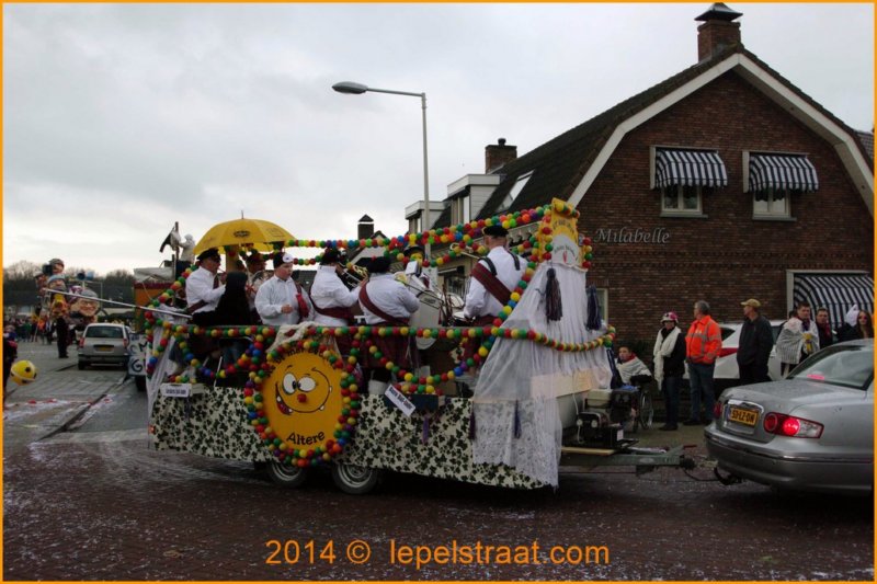lepelstraatoptocht2014086.jpg