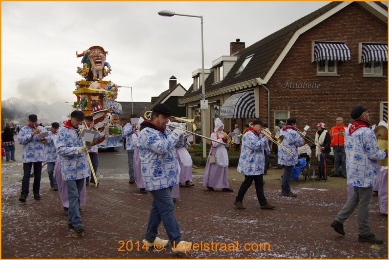lepelstraatoptocht2014089.jpg