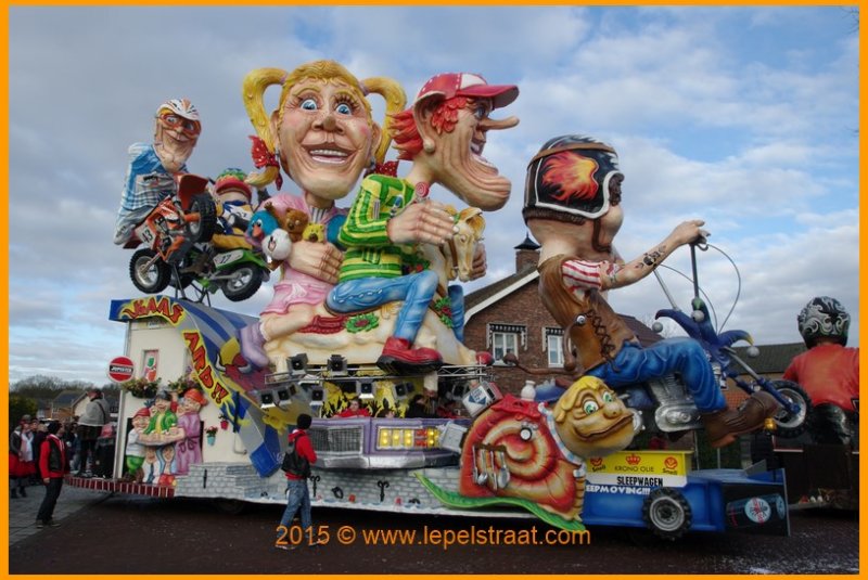 carnavaloptocht2015120.jpg