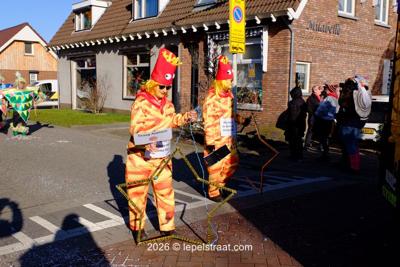 W.D. de Flierefluiters We staon in de sterre mee Straotse friet 