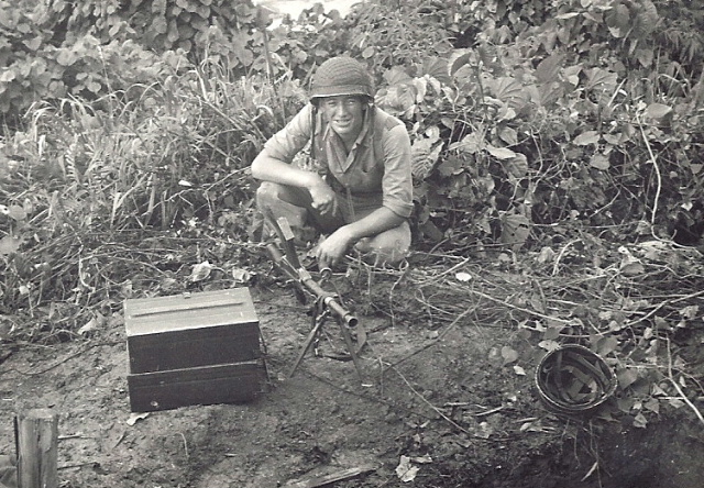 Maarten van Eekelen met een bren