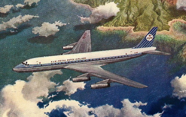 44 - KLM vliegtuig waarmee gevlogen werd, een DC-7 vloog van Schiphol naar Reykjavik, Anchorage, Tokio naar Biel en Nieuw Guinea