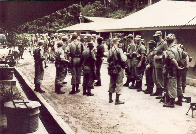 soldaten laar voor de strijd