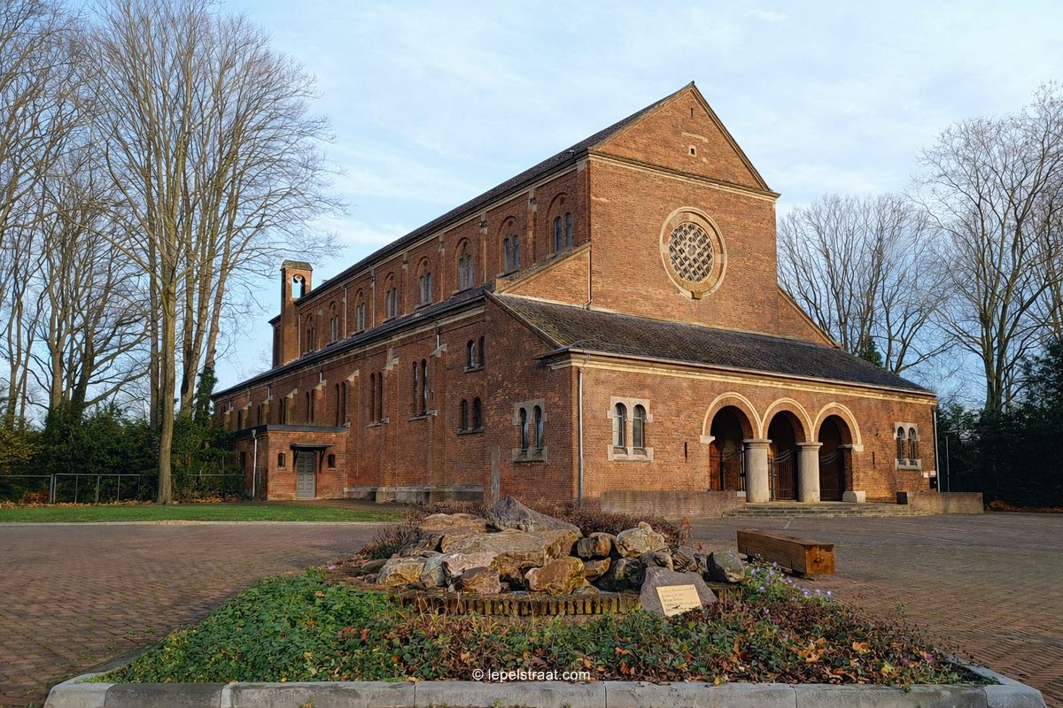 antonius kerk lepelstraat